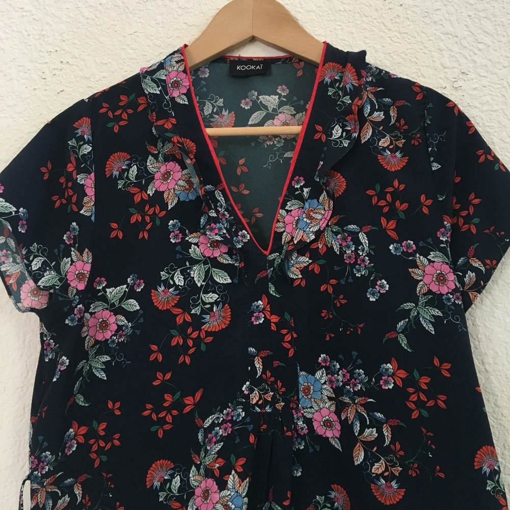 Floral top with waist tie